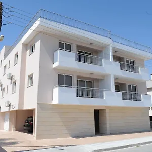 kiti-deluxe-apartments.hotelsatayianapa.com/