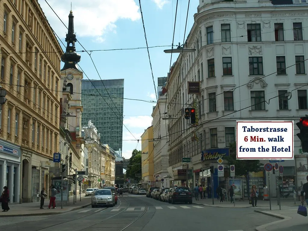 Pension Tal Studios Vienna Appartamento